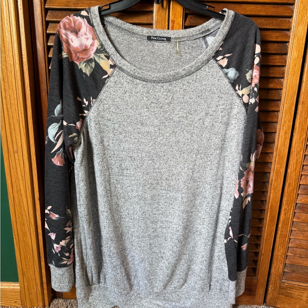Pink Clover Heather Gray Floral Sweatshirt